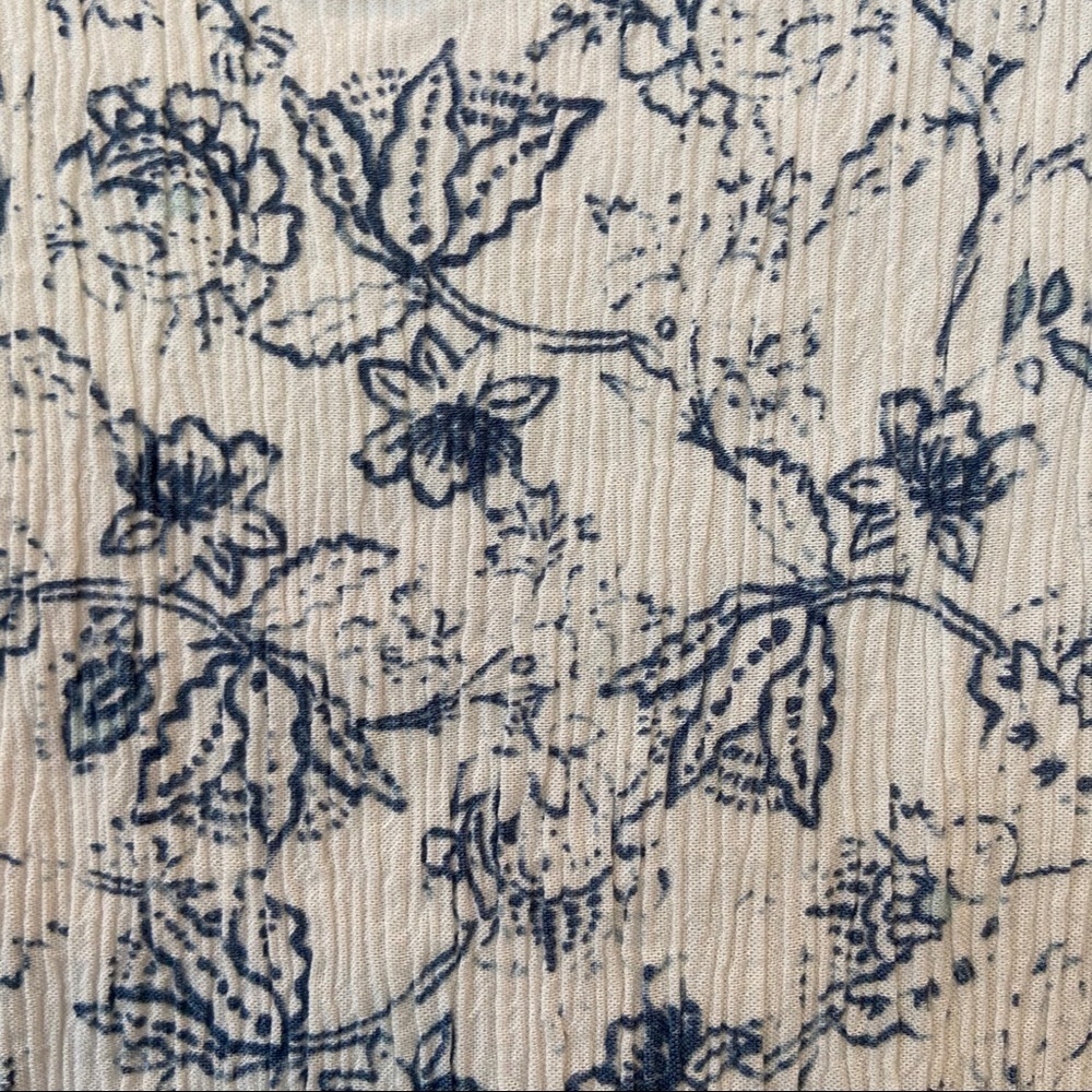 Eddie Bauer White and Blue Floral Ribbed Tank Top. Size Small. EUC - Picture 4 of 9